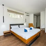 Gs Luxury With Stunning Views And A Solarium In Villa