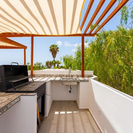 Villa With Stunning Views And A Solarium In Arona