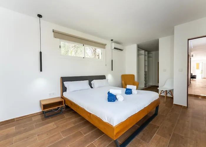 Gs Luxury With Stunning Views And A Solarium In Villa