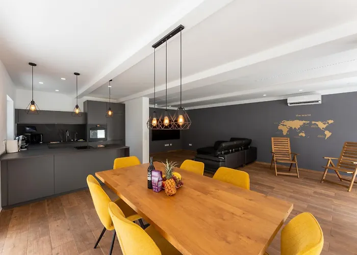 Gs Luxury With Stunning Views And A Solarium In *