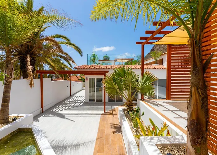 Gs Luxury With Stunning Views And A Solarium In