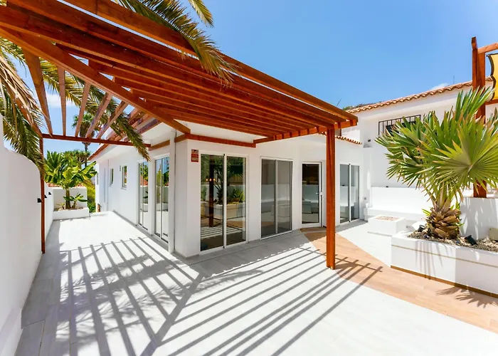 Gs Luxury With Stunning Views And A Solarium In Villa *