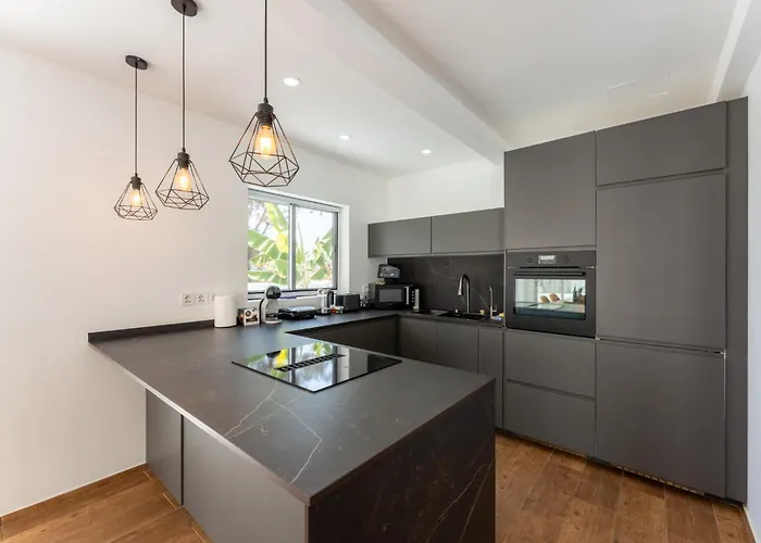 Gs Luxury With Stunning Views And A Solarium In Villa